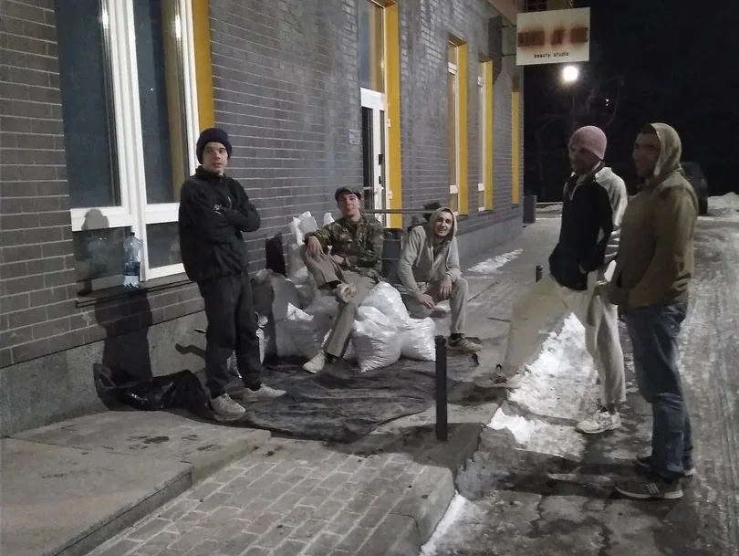 вантажники у Києві виконують винесення будівельного сміття