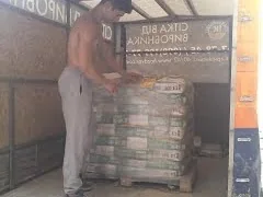 підйом матеріалів на поверх на об'єкті у Києві
