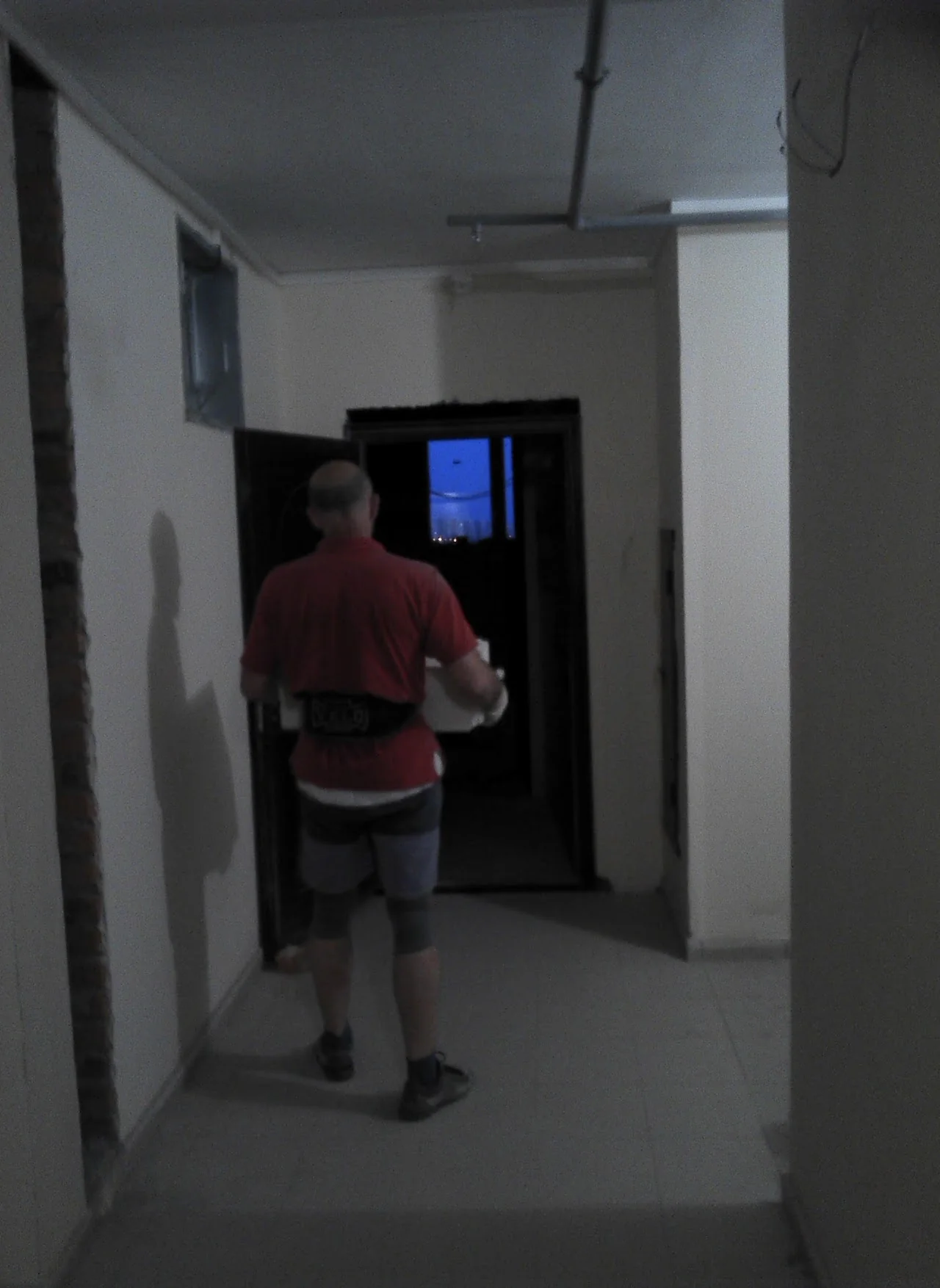 робота вантажників на будівельному об'єкті