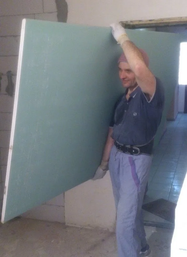 послуги вантажників Київ — розвантаження вантажного автомобіля
