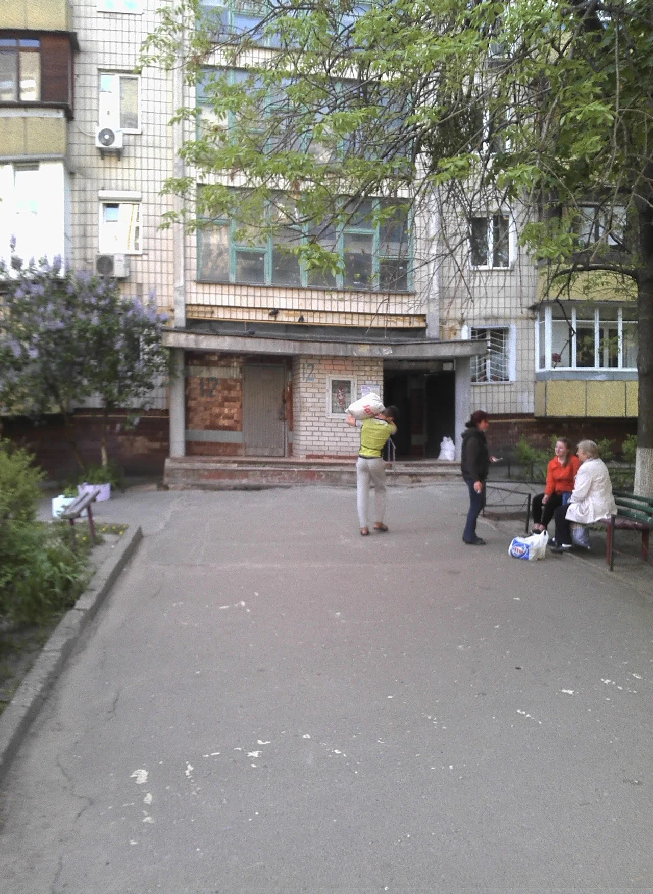 послуги вантажників Київ — підйом матеріалів на поверх