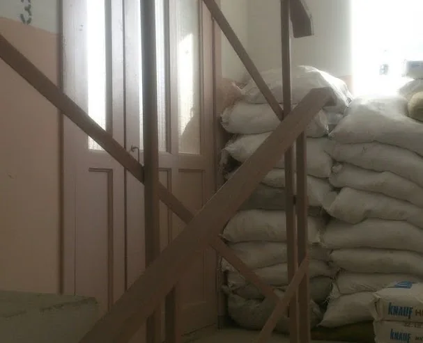 розвантаження будівельних матеріалів на об'єкті у Києві